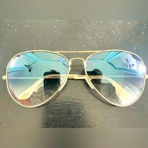 Ray Ban large metal aviator, blue gradient lens